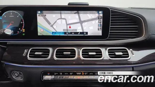 Mercedes-Benz GLE-Class 2021 — ფოტო 18/20