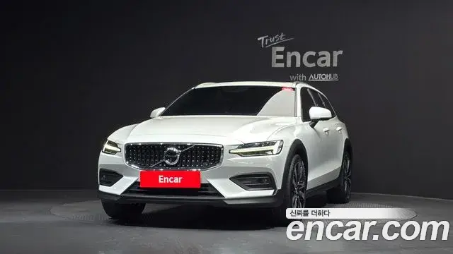 Volvo V60 Cross Country 2021 — Şəkil 1/20