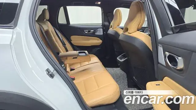 Volvo V60 Cross Country 2021 — Şəkil 16/20