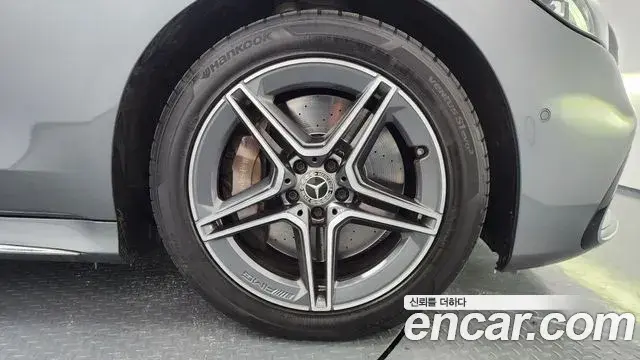Mercedes-Benz S-Class 2022 — Photo 8/20