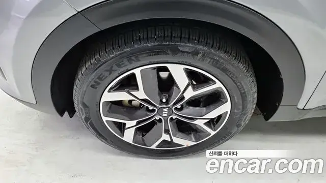 Kia Sportage The Bold 2021 — ფოტო 3/20