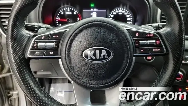Kia Sportage The Bold 2021 — ფოტო 16/20