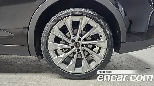 Toyota Crown Crossover 2023 — ფოტო 12/20