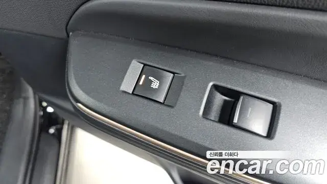 Toyota Crown Crossover 2023 — ფოტო 15/20
