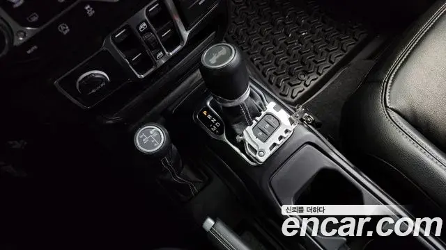 Jeep Wrangler 2023 — Şəkil 19/20
