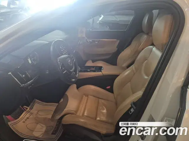 Volvo S90 2020 — Photo 14/20