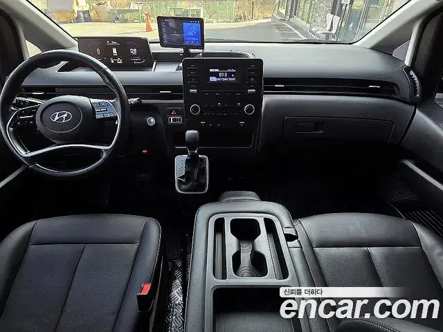 Hyundai Staria 2021 — ფოტო 15/20