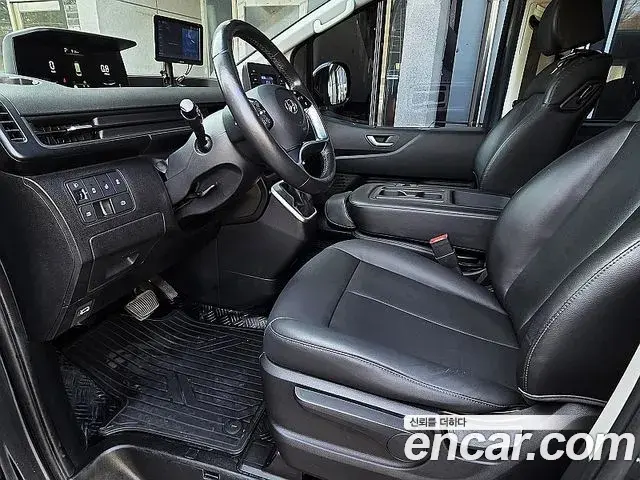 Hyundai Staria 2021 — ფოტო 13/20