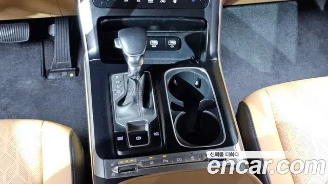 Kia Carnival 2022 — Photo 9/20