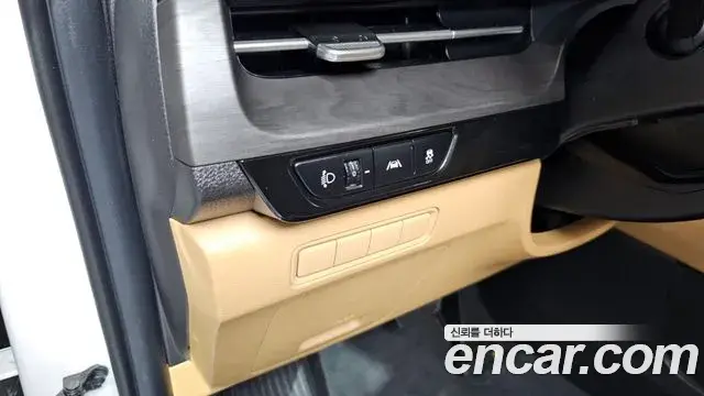 Kia Carnival 2022 — Photo 19/20
