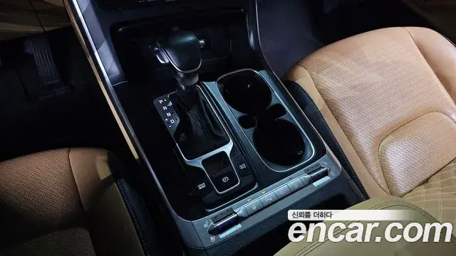 Kia Carnival 2021 — Photo 9/20