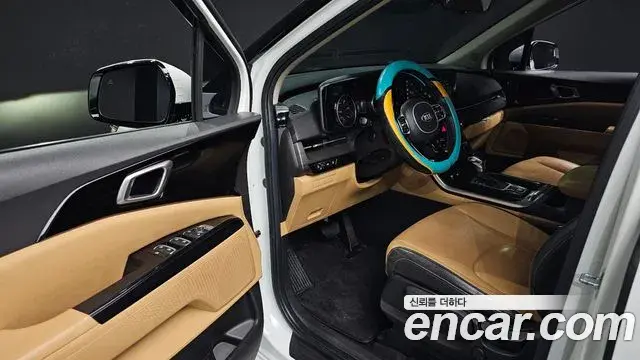 Kia Carnival 2021 — Photo 11/20