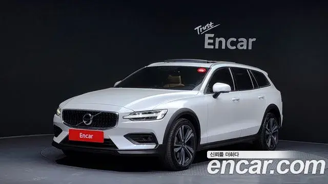 Volvo V60 Cross Country 2021 — Photo 14/20