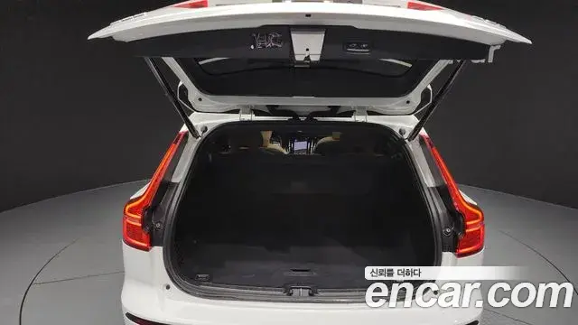 Volvo V60 Cross Country 2021 — Photo 8/20