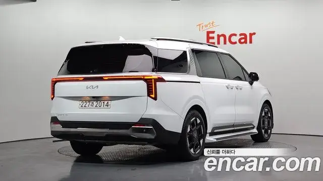 Kia Carnival 2023 — Şəkil 2/20