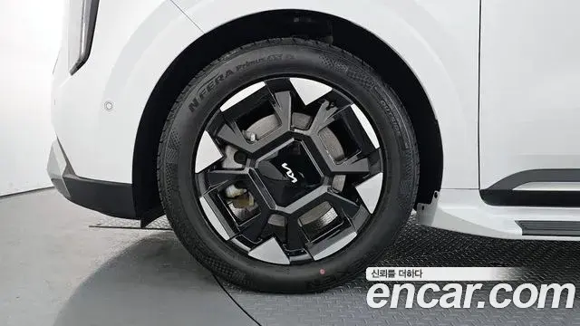 Kia Carnival 2023 — Şəkil 11/20