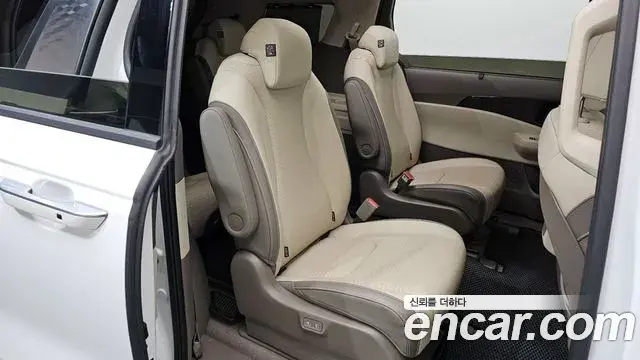 Kia Carnival 2023 — Şəkil 10/20