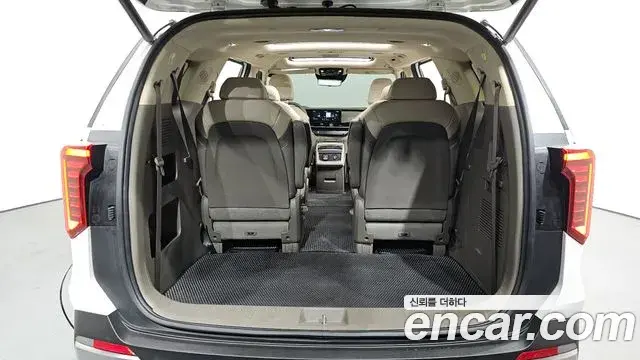 Kia Carnival 2023 — Şəkil 15/20