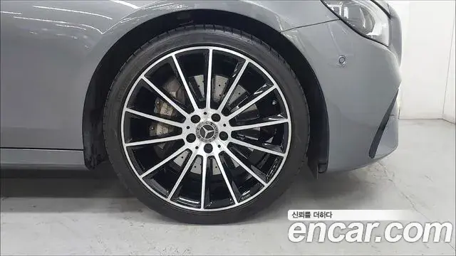 Mercedes-Benz E-Class 2022 — Şəkil 17/17
