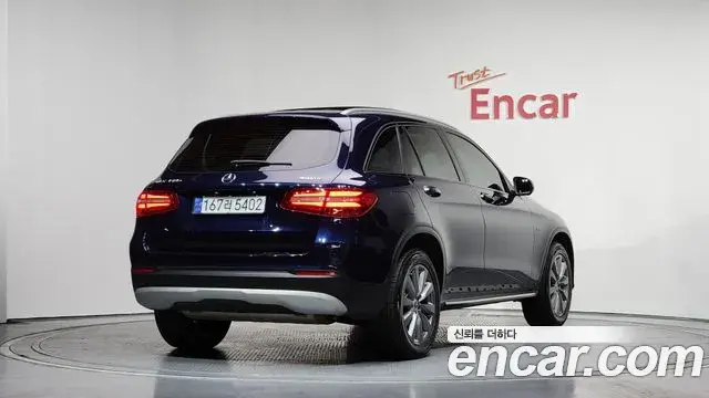 Mercedes-Benz GLC-Class 2018 — Şəkil 7/20