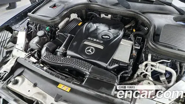 Mercedes-Benz GLC-Class 2018 — Şəkil 18/20