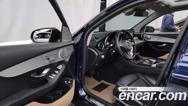 Mercedes-Benz GLC-Class 2018 — Şəkil 11/20