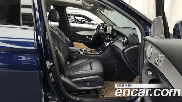 Mercedes-Benz GLC-Class 2018 — Şəkil 9/20