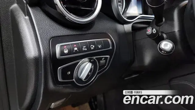 Mercedes-Benz GLC-Class 2018 — Şəkil 5/20