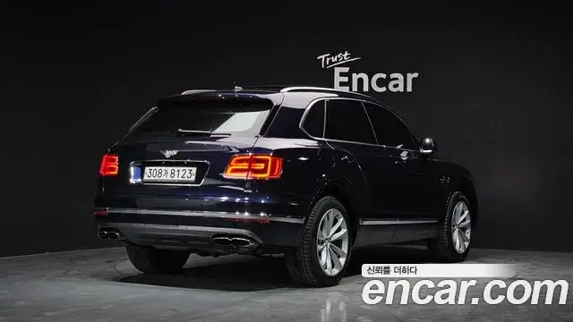Bentley Bentayga 2020 — Photo 7/20