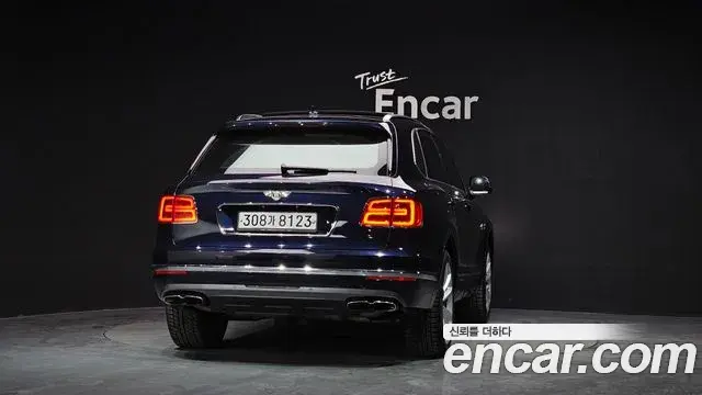 Bentley Bentayga 2020 — Photo 17/20