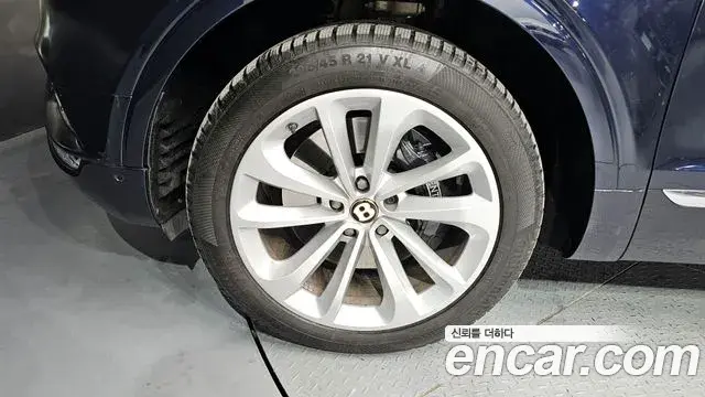 Bentley Bentayga 2020 — Photo 13/20