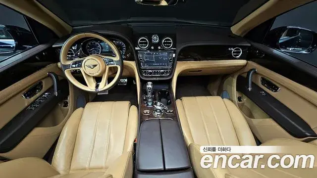 Bentley Bentayga 2020 — Photo 9/20