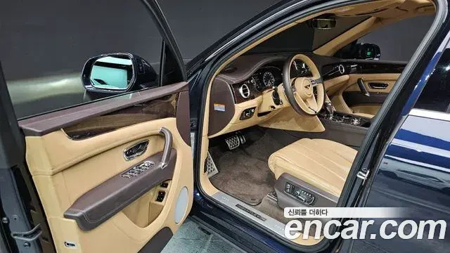 Bentley Bentayga 2020 — Photo 11/20