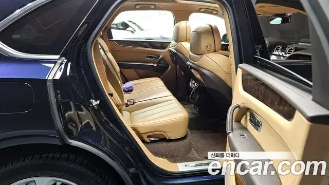 Bentley Bentayga 2020 — Photo 2/20