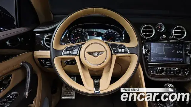Bentley Bentayga 2020 — Photo 12/20