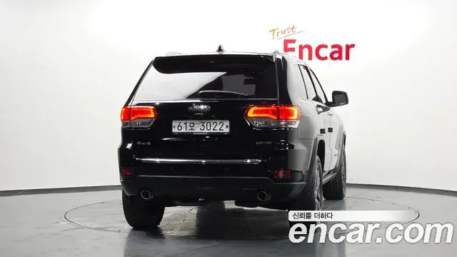 Jeep Grand Cherokee 2018 — ფოტო 1/20