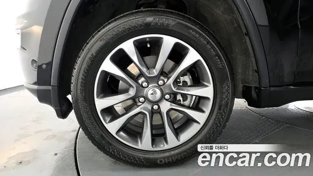 Jeep Grand Cherokee 2018 — ფოტო 5/20