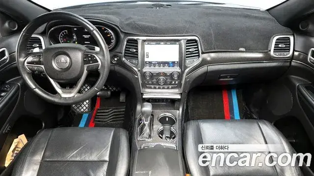 Jeep Grand Cherokee 2018 — ფოტო 11/20