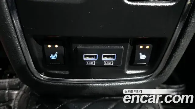 Jeep Grand Cherokee 2018 — ფოტო 8/20