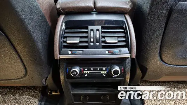 BMW X5 2018 — Şəkil 10/20