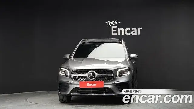 Mercedes-Benz GLB-Class 2022 — Photo 12/20