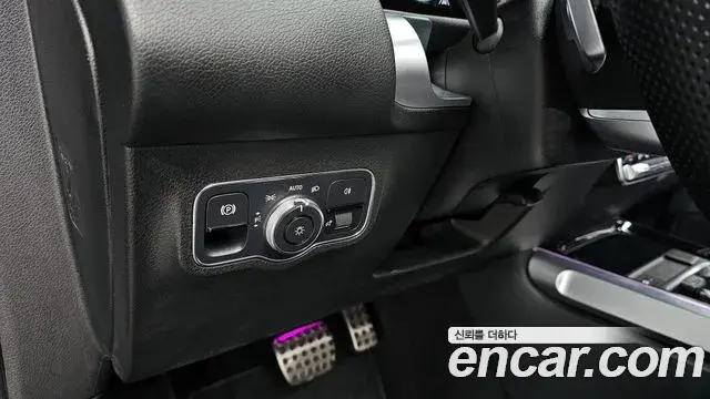 Mercedes-Benz GLB-Class 2022 — Photo 17/20