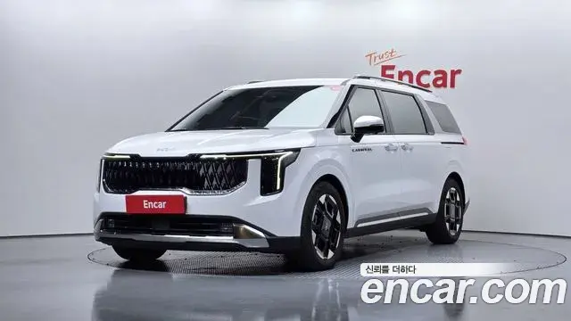 Kia Carnival 2023 — ფოტო 6/20