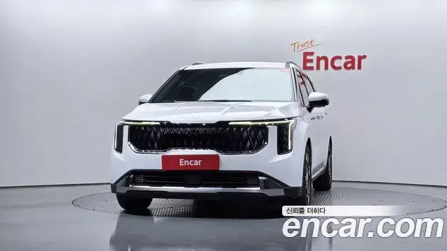 Kia Carnival 2023 — ფოტო 7/20