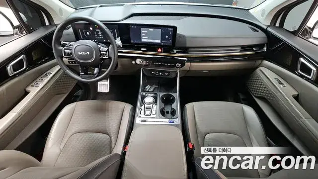 Kia Carnival 2023 — ფოტო 15/20