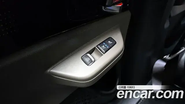 Kia Carnival 2023 — ფოტო 14/20