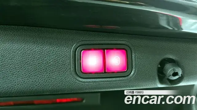 Mercedes-Benz E-Class 2021 — ფოტო 7/20