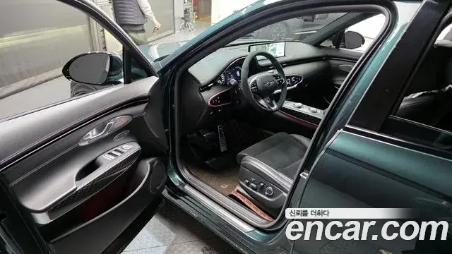 Genesis GV70 2021 — ფოტო 17/20