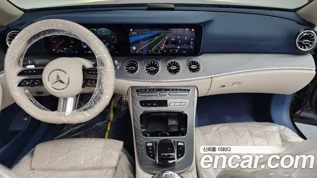 Mercedes-Benz E-Class 2023 — ფოტო 7/20