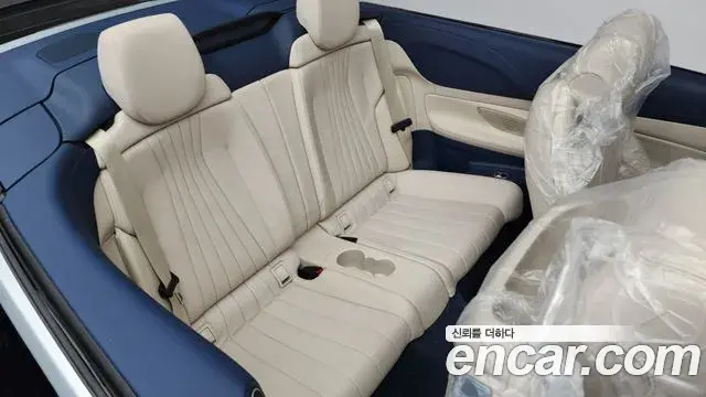 Mercedes-Benz E-Class 2023 — ფოტო 17/20